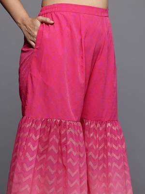 Pink printed poly crepe kurta sets 4
