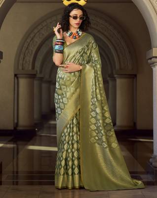 green elegant tissue silk blend saree  lightweight & luxurious fabric 2