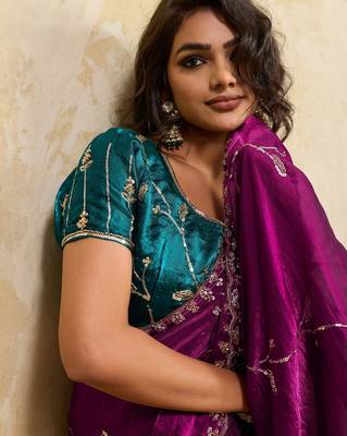 rani pink metallic velvet satin saree with cutdana & sequin zari work 2