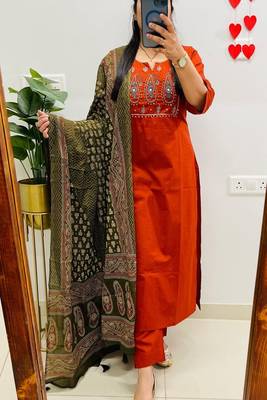 Floral embroidered green cotton kurta trouser and dupatta set 1