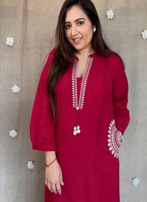 Floral embroidered pink cotton kurta & trouser 3