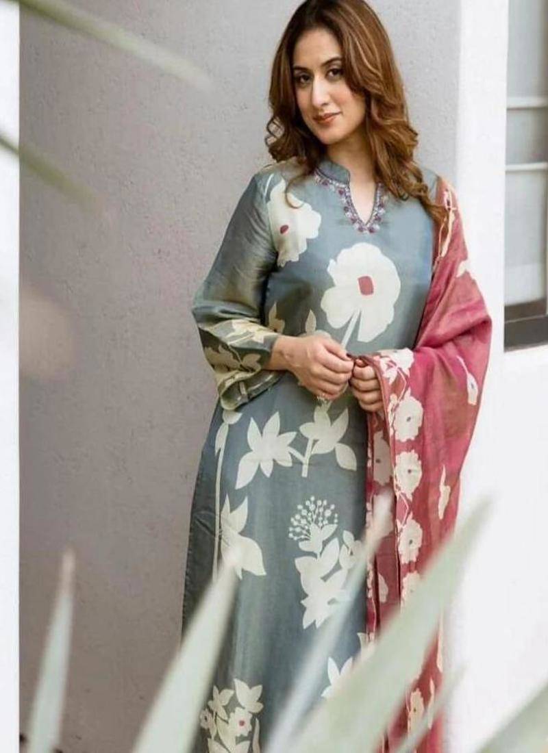 Floral printed round neck pure cotton kurta trosuer and dupatta set