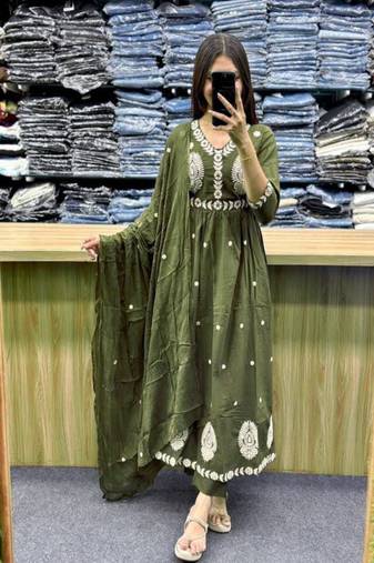 Floral embroidered v neck pure cotton kurta trosuer and dupatta set