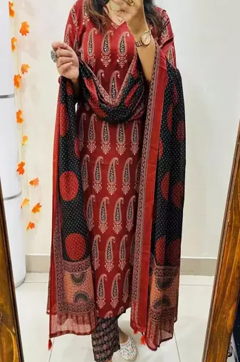 Floral printed v neck  cotton kurta trosuer and dupatta set