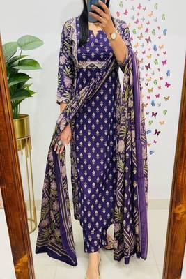 Floral printed u neck cotton kurta trosuer and dupatta set 1