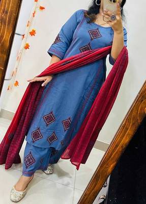 Floral embroidered round neck cotton kurta trosuer and dupatta set 2