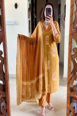 Floral embroidered v neck  cotton kurta trosuer and dupatta set 1