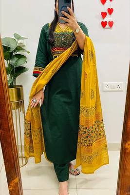 Green floral embroidered v neck cotton kurta trouser dupatta set 1