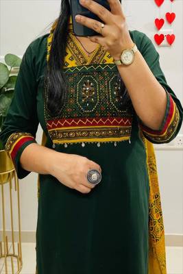 Green floral embroidered v neck cotton kurta trouser dupatta set 3