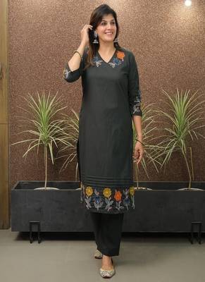 Floral embroidered cotton v neck kurta & trouser set 1