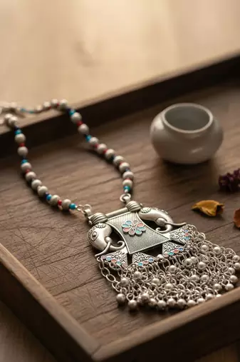 Nvr women oxidized silver-plated elephant design necklace