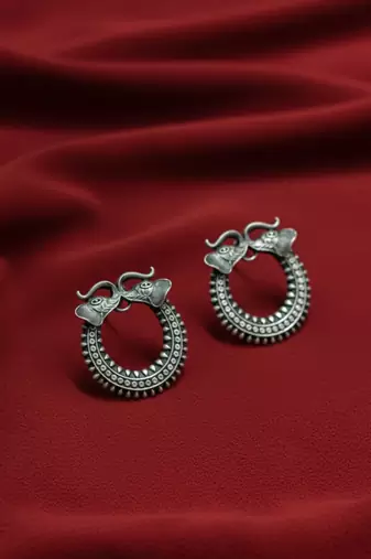 Nvr women oxidized silver plated elephant design drop earrings