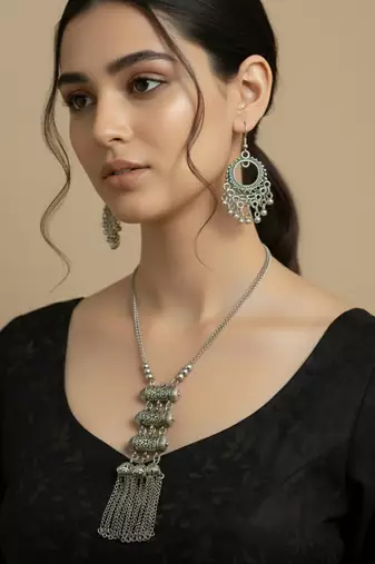 Nvr women's silver-plated oxidised tribal jewellery set
