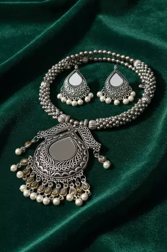 Nvr women oxidized silver-tone mirror & pearl ethnic necklace with earring set