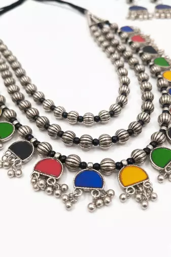 Nvr women multicolor german silver elite chic artificial stones layered jewellery set
