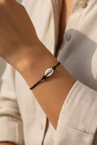 Nvr unisex adjustable cowrie shell bracelet 