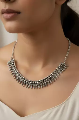 Nvr women oxidized silver plated tribal leaf choker necklace