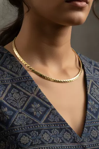 Nvr women's gold-plated oxidized statement choker necklace