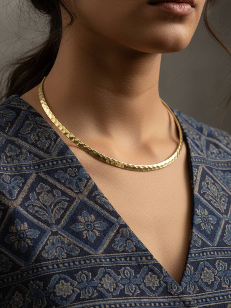 Nvr women's gold-plated oxidized statement choker necklace