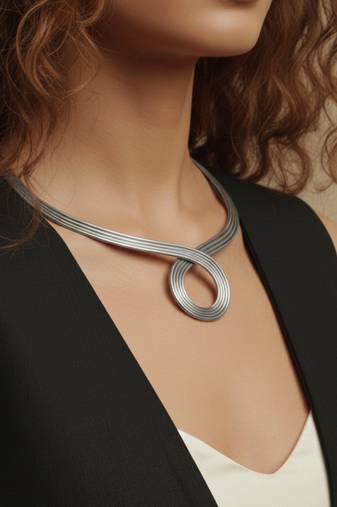 Nvr women minimalist silver plated wire choker necklace