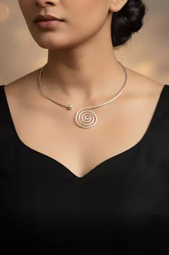 Nvr women handcrafted silver plated open collar spiral necklace