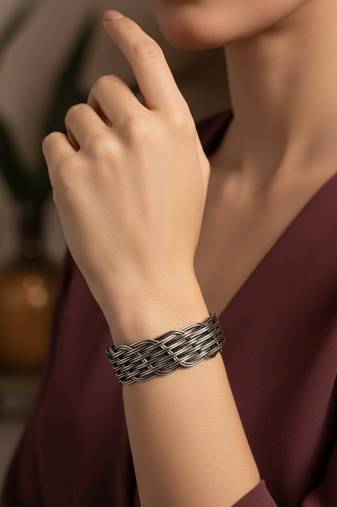 Nvr women's silver plated handmade cuff bracelet