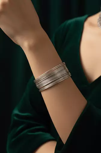 Nvr women adjustable hammered silver plated cuff bracelet 