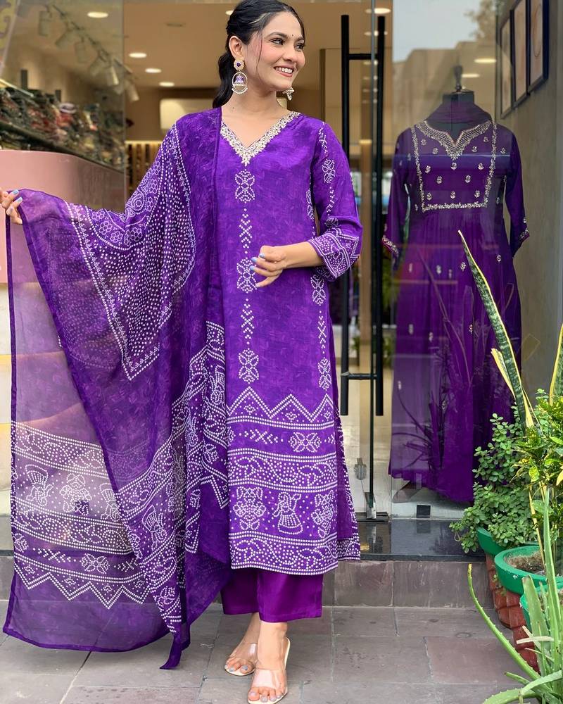 Women's purple french crepe embroidered kurta pant set with chinon dupatta
