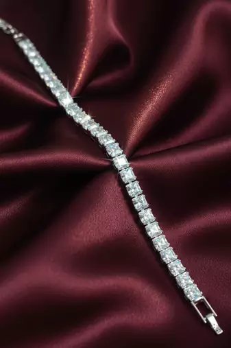 Nvr women silver plated cz stones rectangular cut tennis bracelet