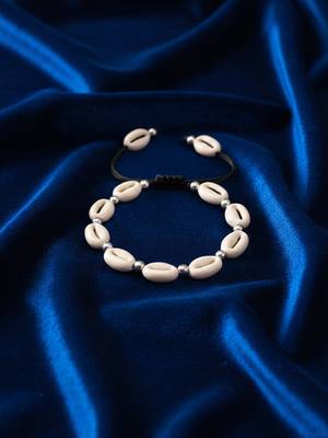 Nvr women handmade cowrie shell & beaded bracelet  4