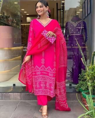 Pink french crepe v-neck kurta with sequin and stone embroidery printed chinon dupatta for elegant festive wear. 3