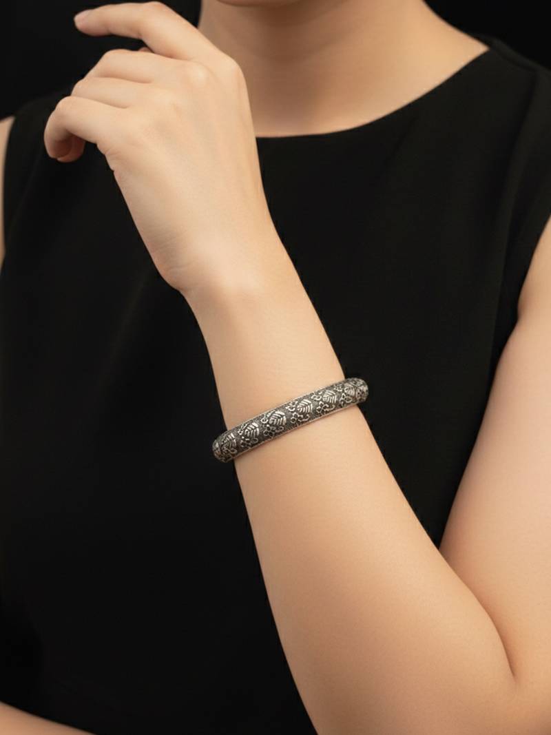 Nvr women's oxidized silver plated intricate floral pattern kada bangle