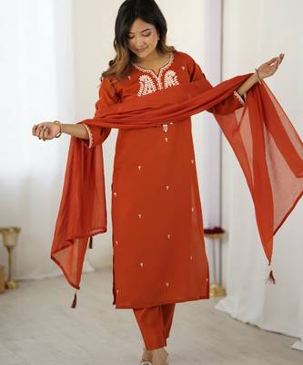 Women's orange chanderi silk sequin embroidered kurta pant set with chanderi cotton dupatta 3
