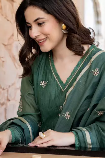 Women's green chanderi silk sequin embroidered kurta pant set with chanderi dupatta