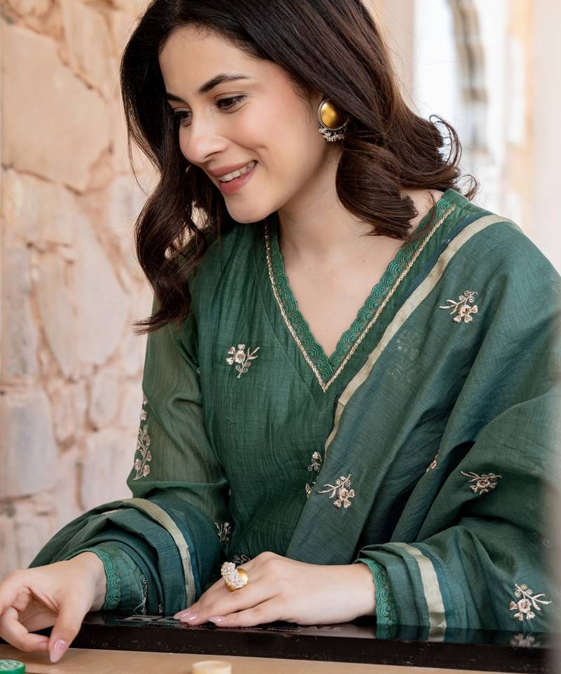 Women's green chanderi silk sequin embroidered kurta pant set with chanderi dupatta