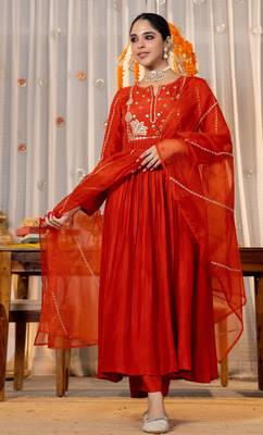 Women's orange chanderi silk sequin embroidered v neck kurta pant set with chanderi dupatta 1