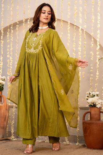 Women's chanderi silk sequin stone embroidered v neck green kurta pant set with chanderi dupatta