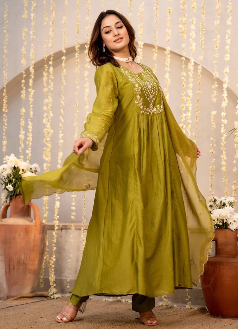 Women's chanderi silk sequin stone embroidered v neck green kurta pant set with chanderi dupatta