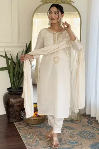 Women's off white viscose chanderi embroidered kurta pant set with jacquard dupatta