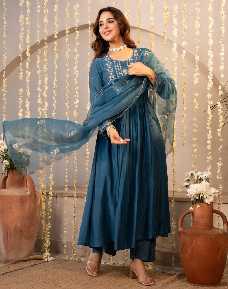 Women's chanderi silk sequin stone embroidery v neck blue kurta pant set with chanderi dupatta
