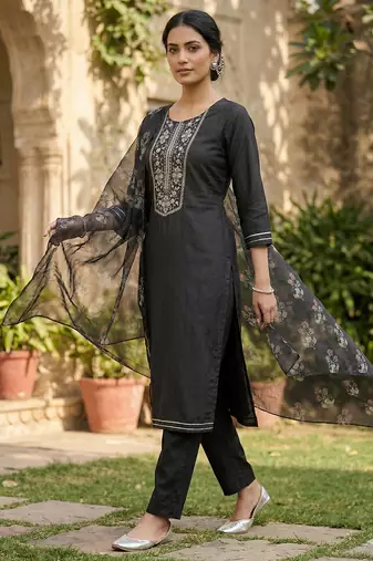 Arriva fab women's ply spun embroidered plain kurta set with dupatta