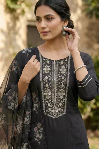 Arriva fab women's ply spun embroidered plain kurta set with dupatta