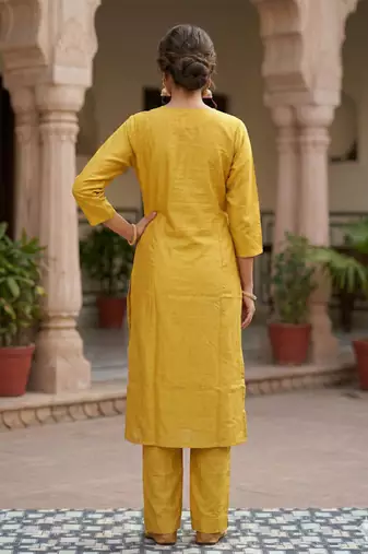 Arriva fab women's silk embroidered  kurta set with duppata