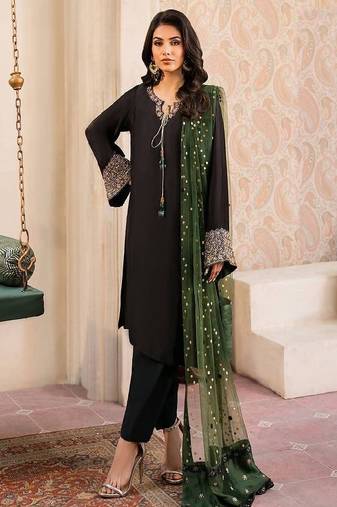 Black kurta pant set with green dupatta