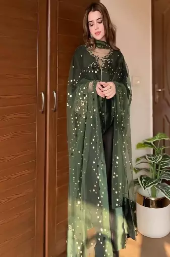 Black kurta pant set with green dupatta