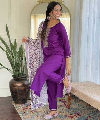 Women's purple viscose rayon embroidered kurta pant set with printed muslin dupatta 4