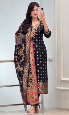 Black embroidered banarasi suit 4