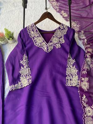 Purple embroidered kurta set 2