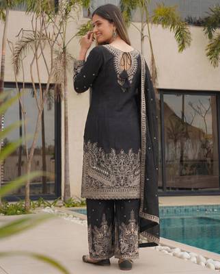 Black embroidered kurta set 4