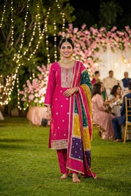 dark pink embroidered kurta set with dupatta 1